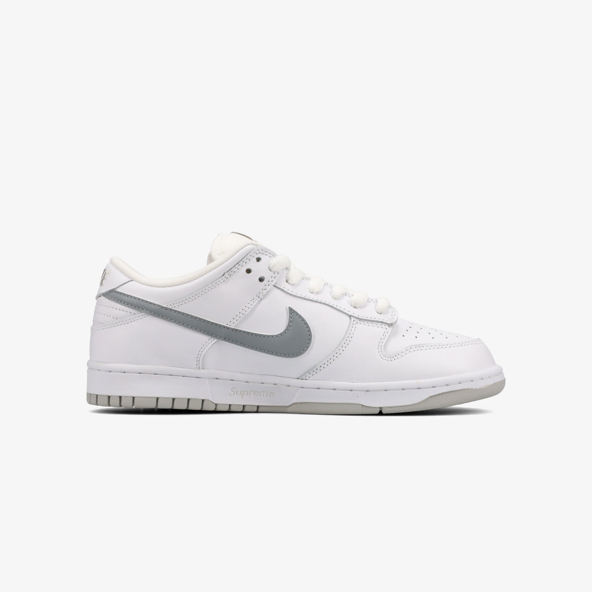 NIKE SB DUNK LOW × SUPREME – KICKS LAB. 公式オンラインストア