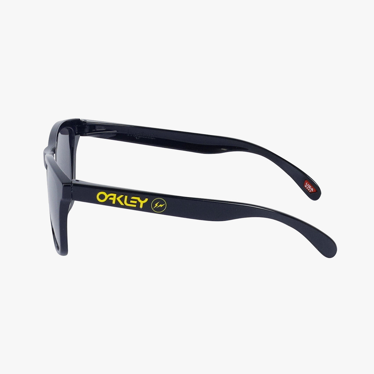 OAKLEY x FRAGMENT DESIGN FROGSKINS POLISHED BLACK/PRIZM GRAY 
