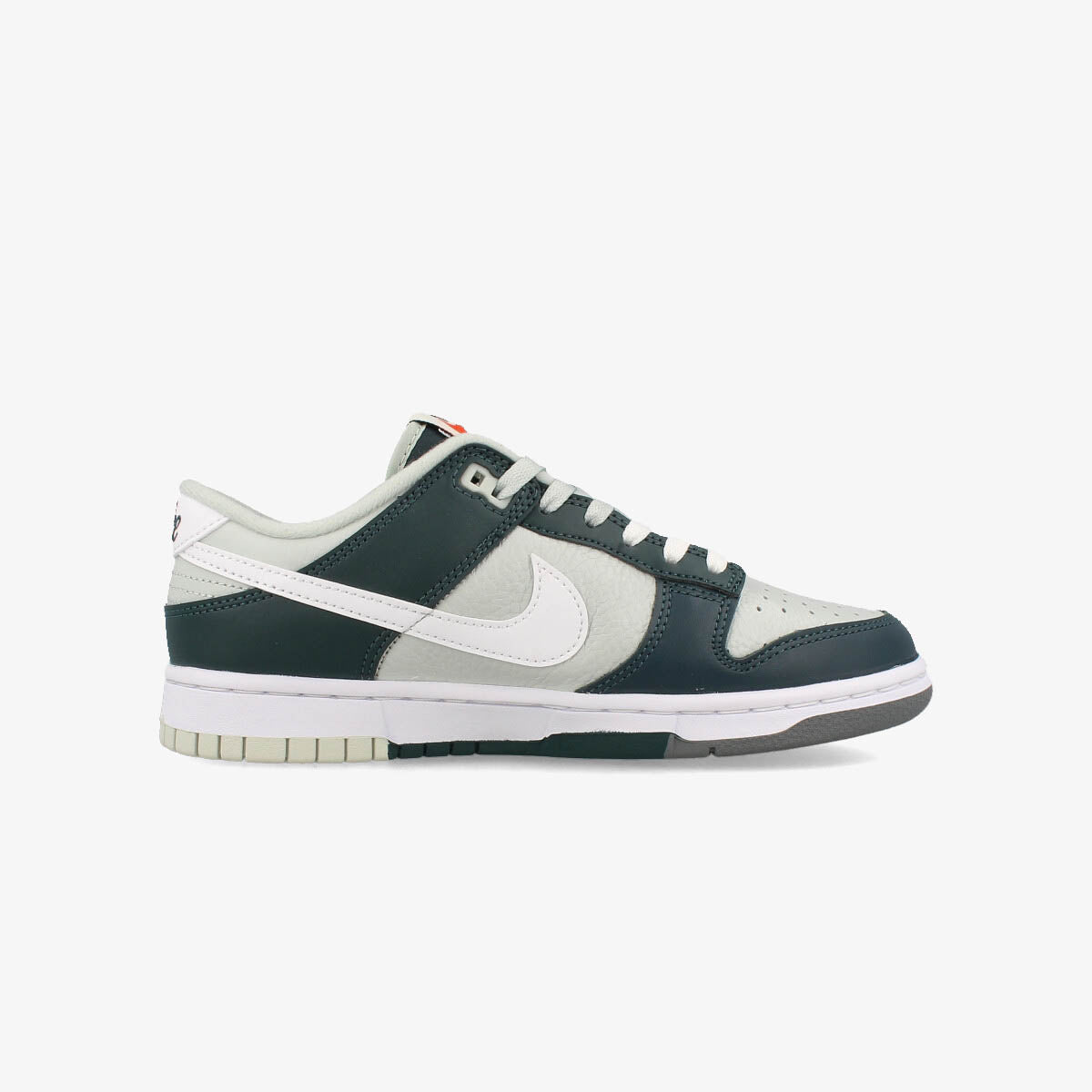 NIKE DUNK LOW RETRO PRM – KICKS LAB