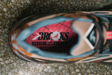 BROOKS × STAPLE