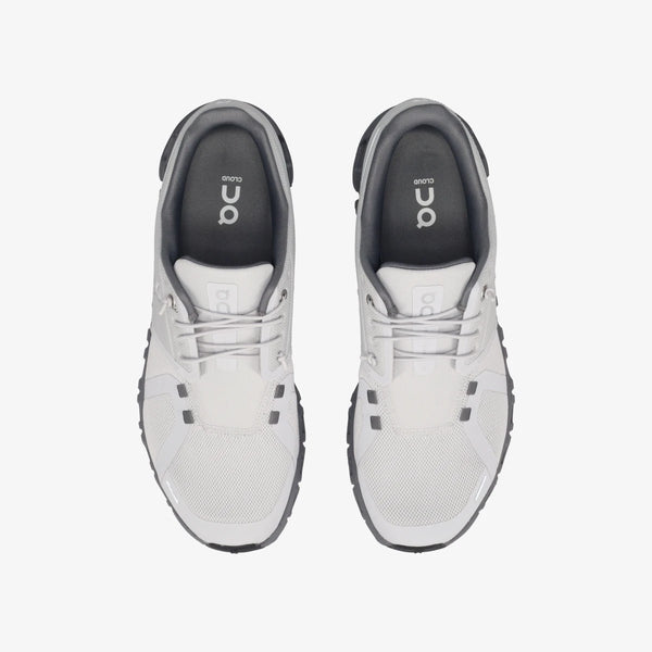 ON CLOUD 6 (M)