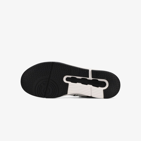 ON THE ROGER CLUBHOUSE (M)