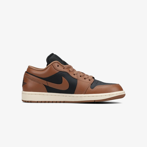 NIKE WMNS AIR JORDAN 1 LOW
