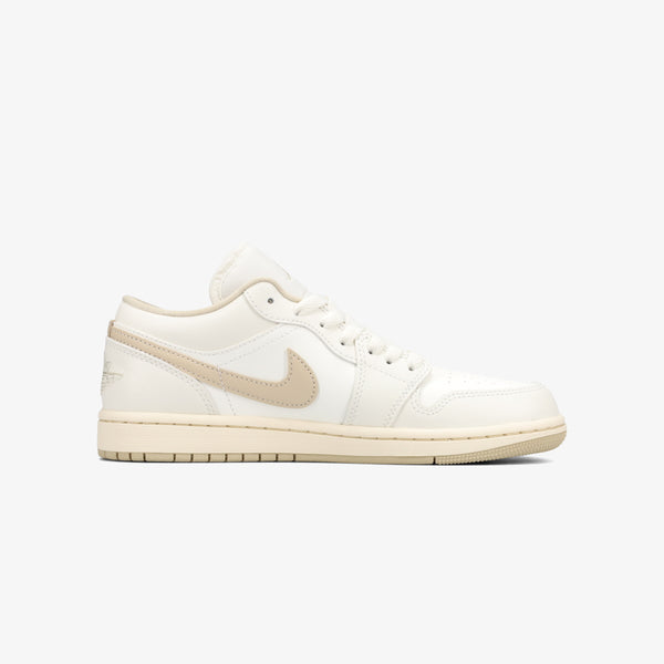 NIKE WMNS AIR JORDAN 1 LOW