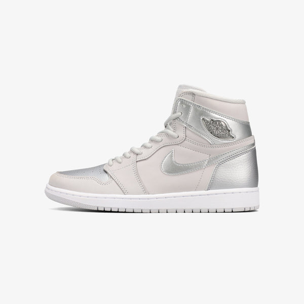 NIKE AIR JORDAN 1 RETRO HIGH OG CO.JP NEUTRAL GRAY/METALLIC SILVER/WHITE [TOKYO]