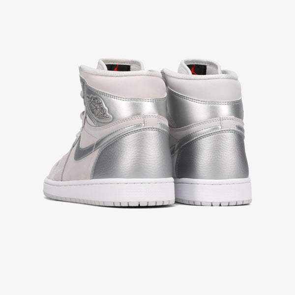 NIKE AIR JORDAN 1 RETRO HIGH OG CO.JP NEUTRAL GRAY/METALLIC SILVER/WHITE [TOKYO]