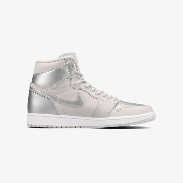 NIKE AIR JORDAN 1 RETRO HIGH OG CO.JP NEUTRAL GRAY/METALLIC SILVER/WHITE [TOKYO]