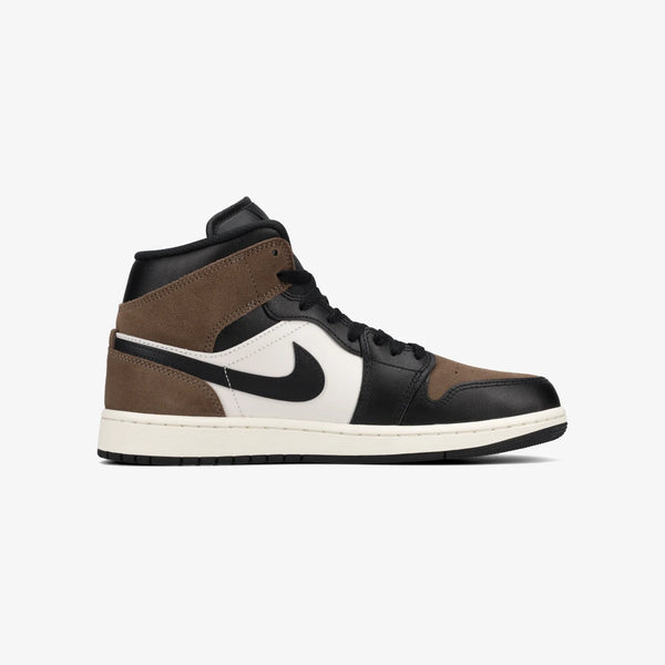 NIKE AIR JORDAN 1 MID