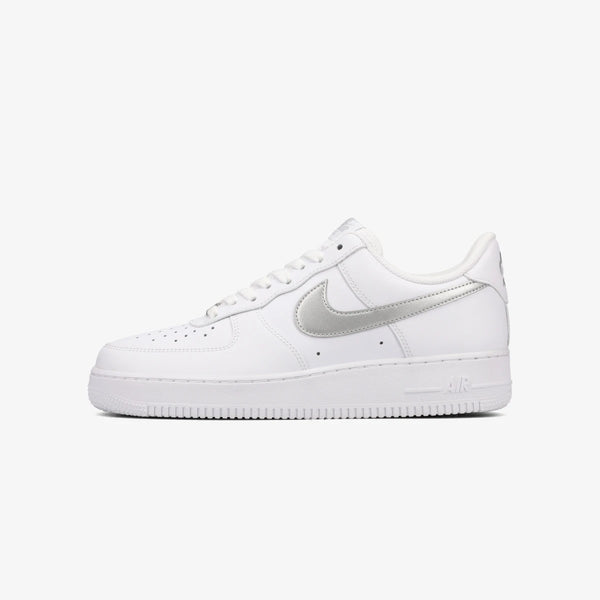 NIKE AIR FORCE 1 '07