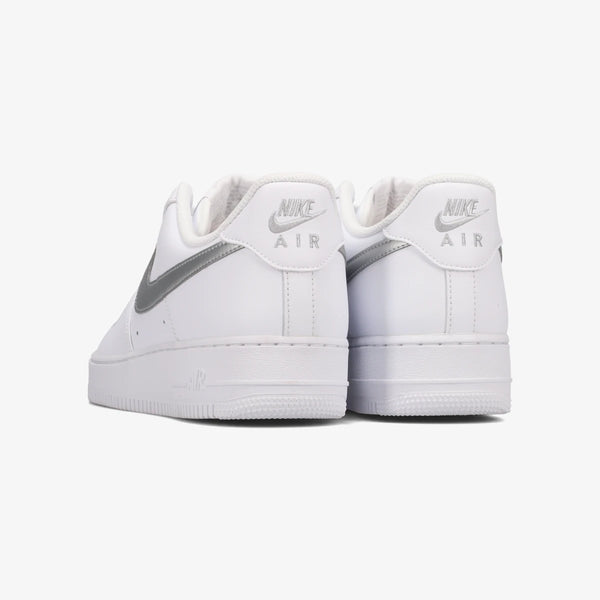 NIKE AIR FORCE 1 '07