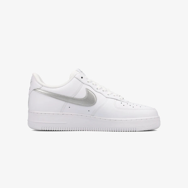 NIKE AIR FORCE 1 '07