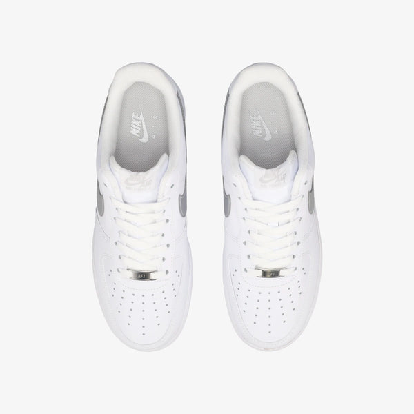 NIKE AIR FORCE 1 '07