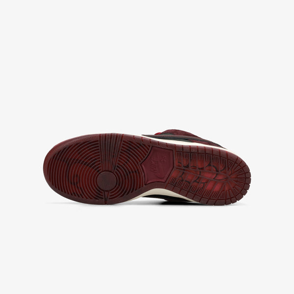 NIKE SB DUNK LO PRO × RIOT SKATESHOP