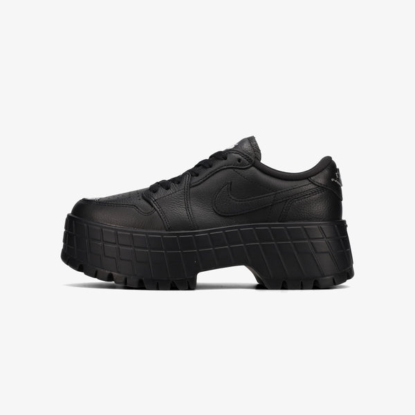 NIKE WMNS AIR JORDAN 1 BROOKLYN LOW