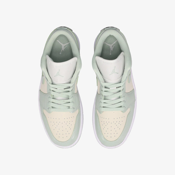 NIKE WMNS AIR JORDAN 1 LOW SE
