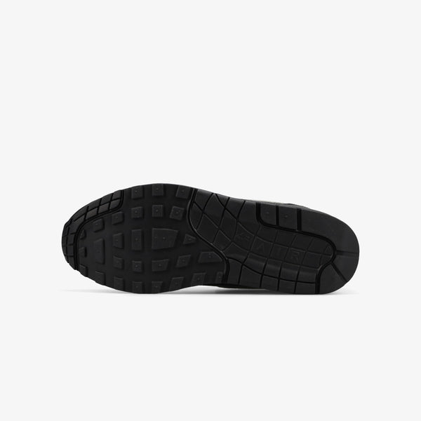 NIKE AIR MAX 1 '87 SP × SUPREME