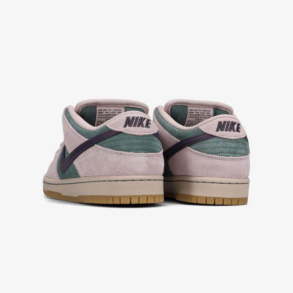 NIKE SB DUNK LOW PRO