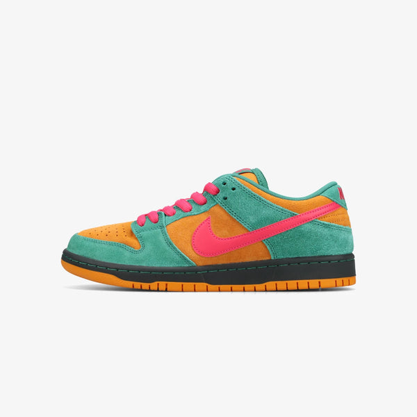 NIKE SB DUNK LOW PRO