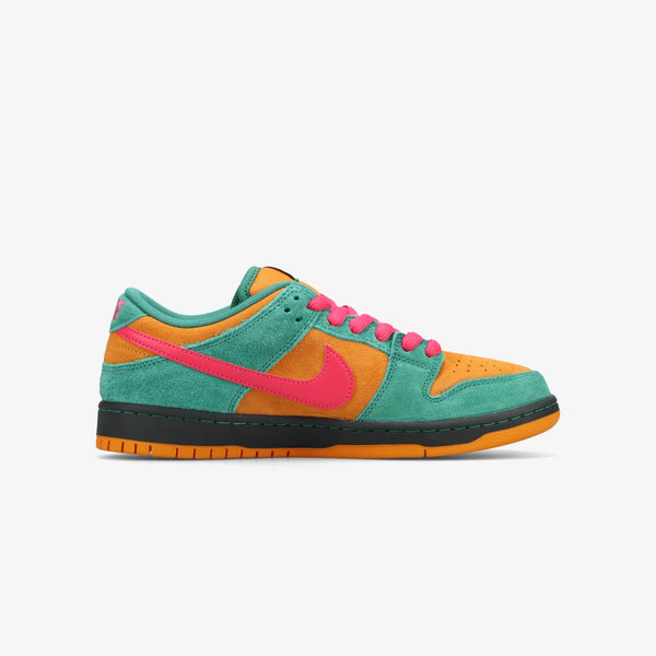 NIKE SB DUNK LOW PRO