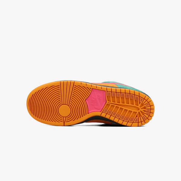 NIKE SB DUNK LOW PRO