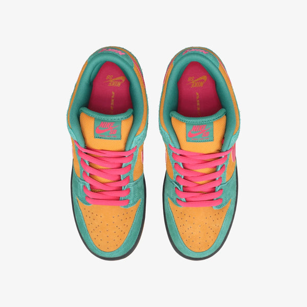 NIKE SB DUNK LOW PRO