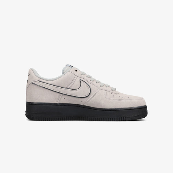 NIKE AIR FORCE 1 '07 LV8