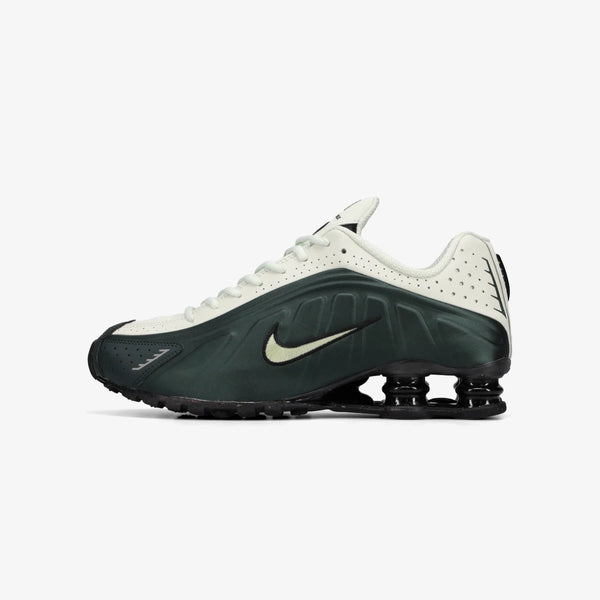NIKE SHOX R4