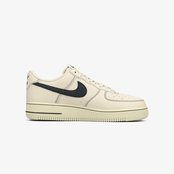 NIKE AIR FORCE 1 '07 LV8