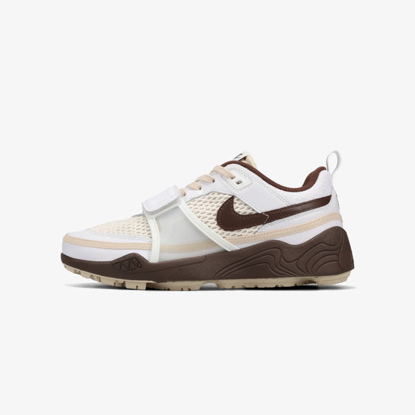 NIKE ZOOM FIELD JAXX × TRAVIS SCOTT