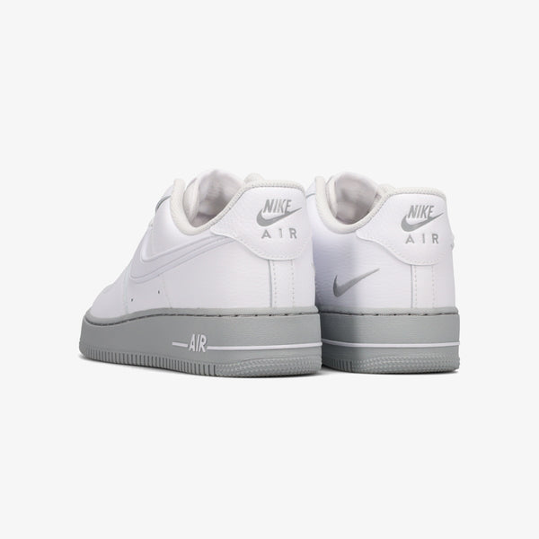 NIKE AIR FORCE 1 '07