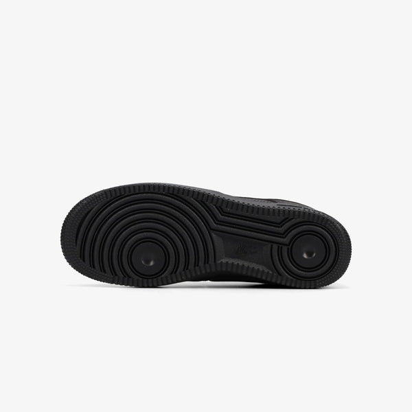 NIKE AIR FORCE 1 LOW × KOBE BRYANT