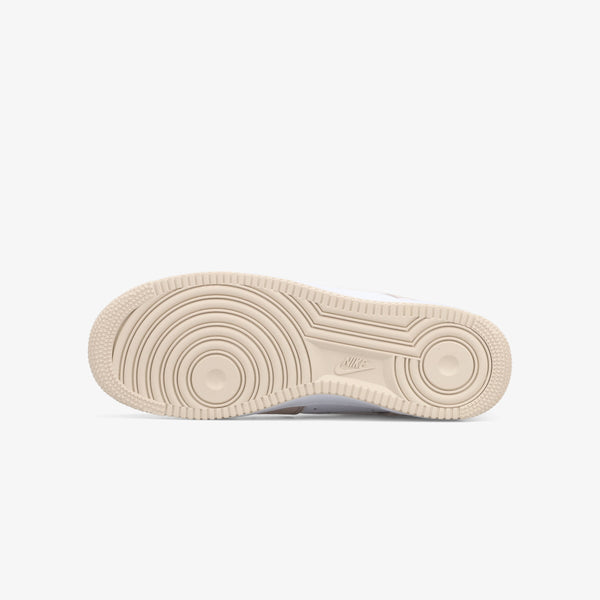 NIKE AIR FORCE 1 '07