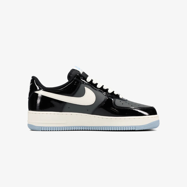 NIKE AIR FORCE 1 '07