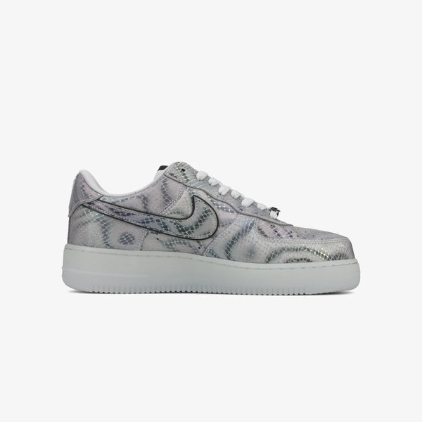 NIKE AIR FORCE 1 LOW PROTRO × KOBE BRYANT -LENTICULAR SNAKE-