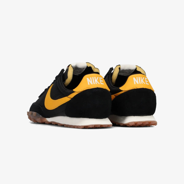 NIKE WAFFLE RACER