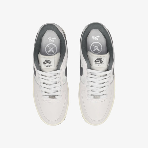 NIKE SB AIR FORCE 1 LOW × YUTO HORIGOME