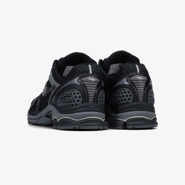 【9月15日(火)発売】 Saucony PROGRID TRIUMPH 4 FAB FUTURE