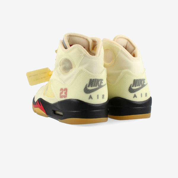 NIKE AIR JORDAN RETRO SP SAIL/FIRE RED/MUSLIN/BLACK [OFF-WHITE