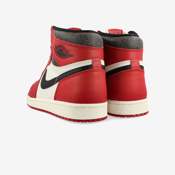 NIKE AIR JORDAN RETRO HIGH OG VARSITY RED/BLACK/SAIL/MUSLIN