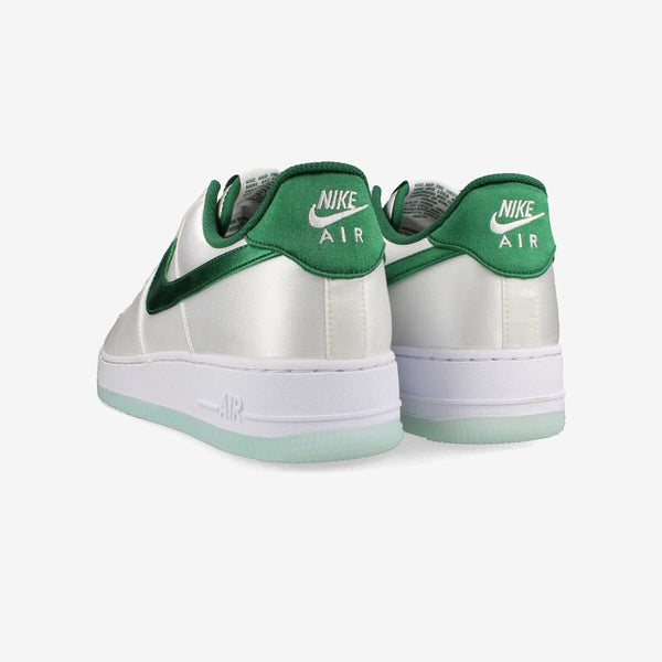 NIKE WMNS AIR FORCE 1 '07 ESSENTIALS WHITE/SPORT GREEN/ICE/SPORT GREEN